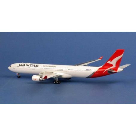 Qantas Airbus A330-300 VH-QPJ Die cast