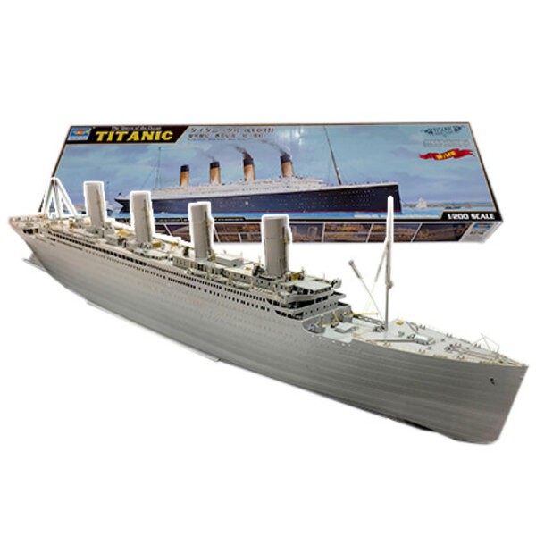 Titanic + LED Lights, Europa Exclusive Model kit Titanic + LED Lights, Europa Exclusive Model kit