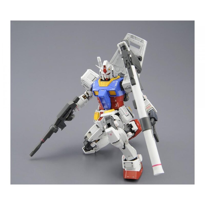 BANMK61610 Gundam Gunpla MG 1/100 Rx-78-2 Gundam Ver. 3.0