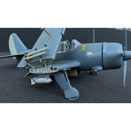 wing fold set Curtiss SB2C-4 Helldiver (designed to be used with Infinity Models kits) 