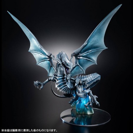 Yu Gi Oh! Duel Monsters Art Works Monsters Blue Eyes White Dragon Holographic Edition PVC Statue 28 cm 