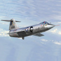 USAF F-104C "Vietnam War" Plastic Airplane Model Kit1:72 
