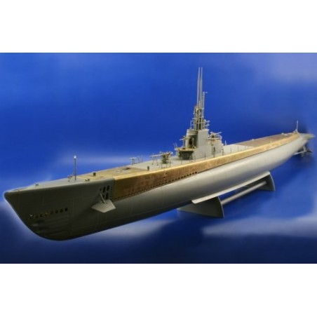 Gato class submarine (designed to be assembled with model kits from Revell) 