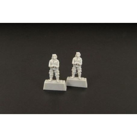 Japanese pilot WWII standing figures x 2 